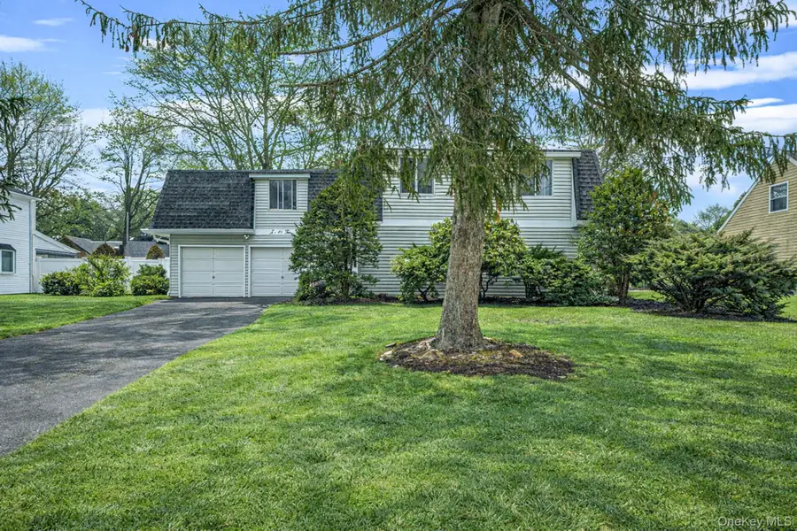 22 Meyer Lane, Medford, NY 11763 - #3