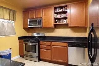 21947 74th Avenue #LOWER, Oakland Gardens, NY 11364 - #3