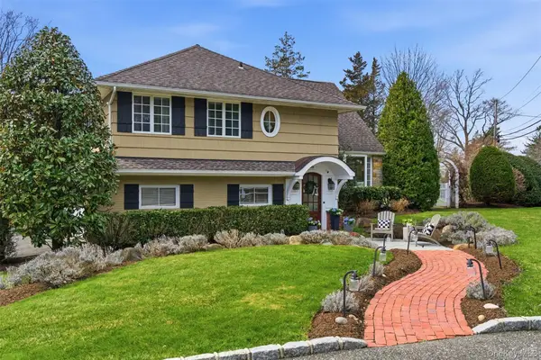 36 Bay Drive E, Huntington, NY 11743