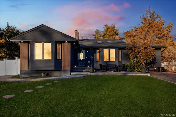 35 Crossway Drive, Deer Park, NY 11729