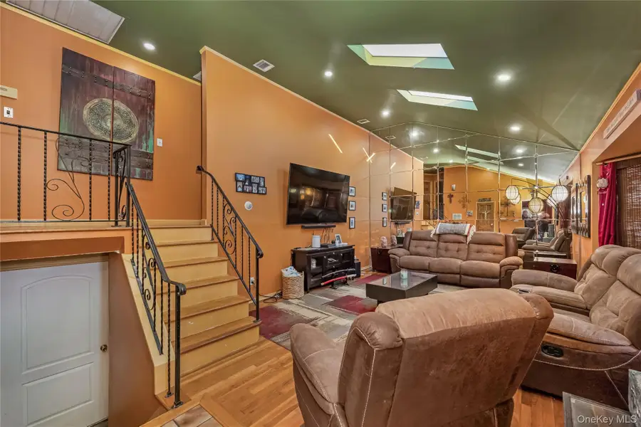 35 Crossway Drive, Deer Park, NY 11729 - #3