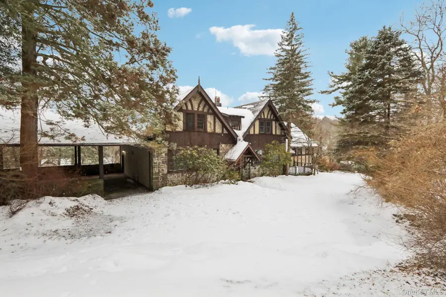 32 E Lake Stable Road, Tuxedo Park, NY 10987 - #2