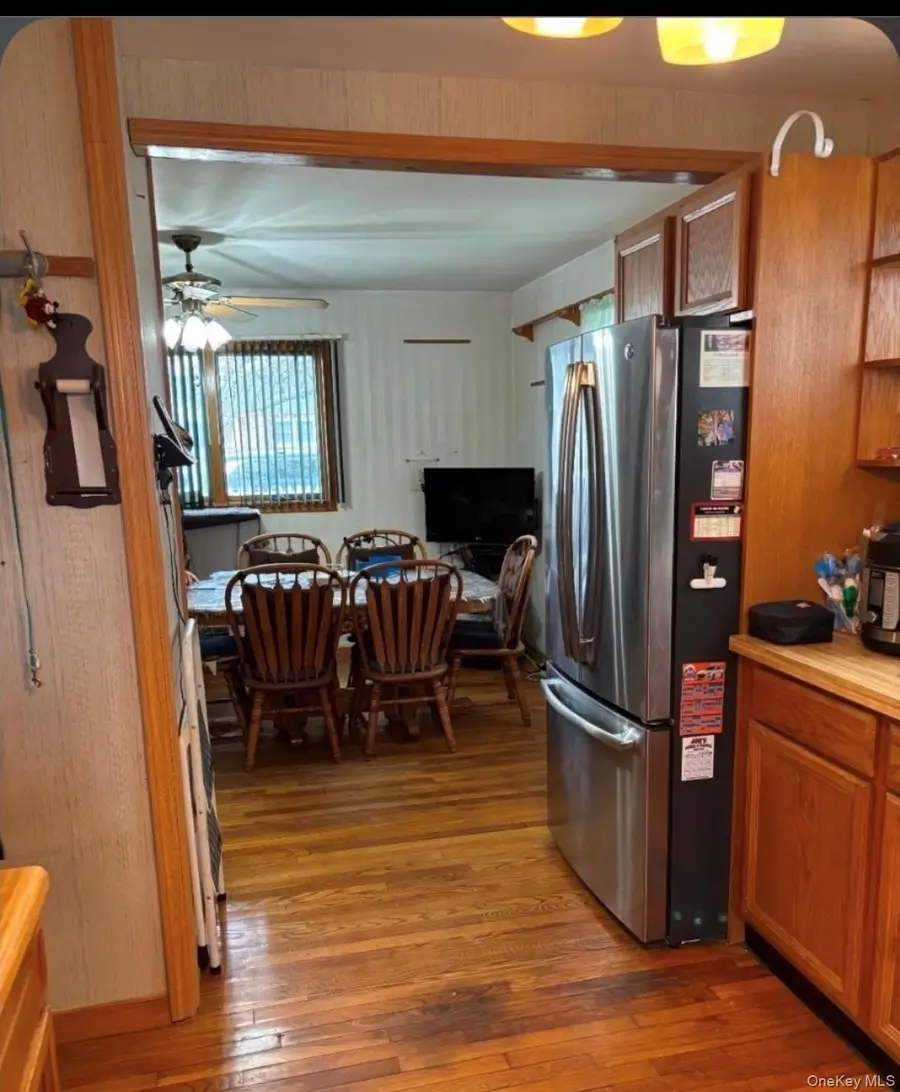 33 Lakewood Avenue, Ronkonkoma, NY 11779 - #2