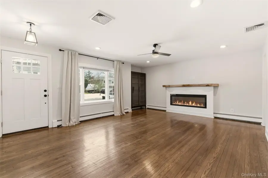 9 Hinton Avenue, Babylon, NY 11702 - #2