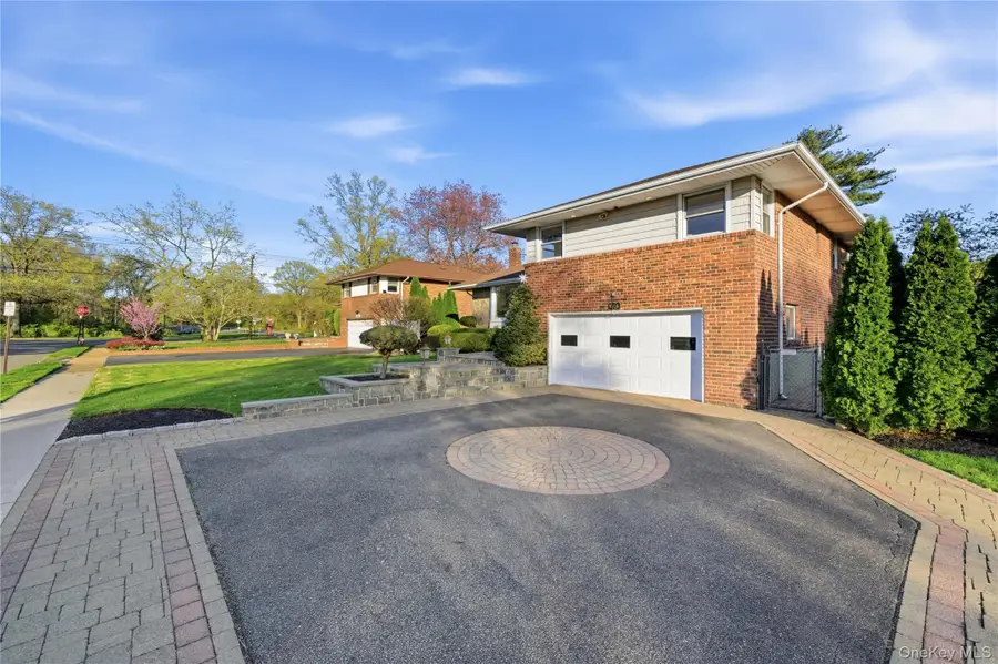 49 Canterbury Road, Woodbury, NY 11797 - #3