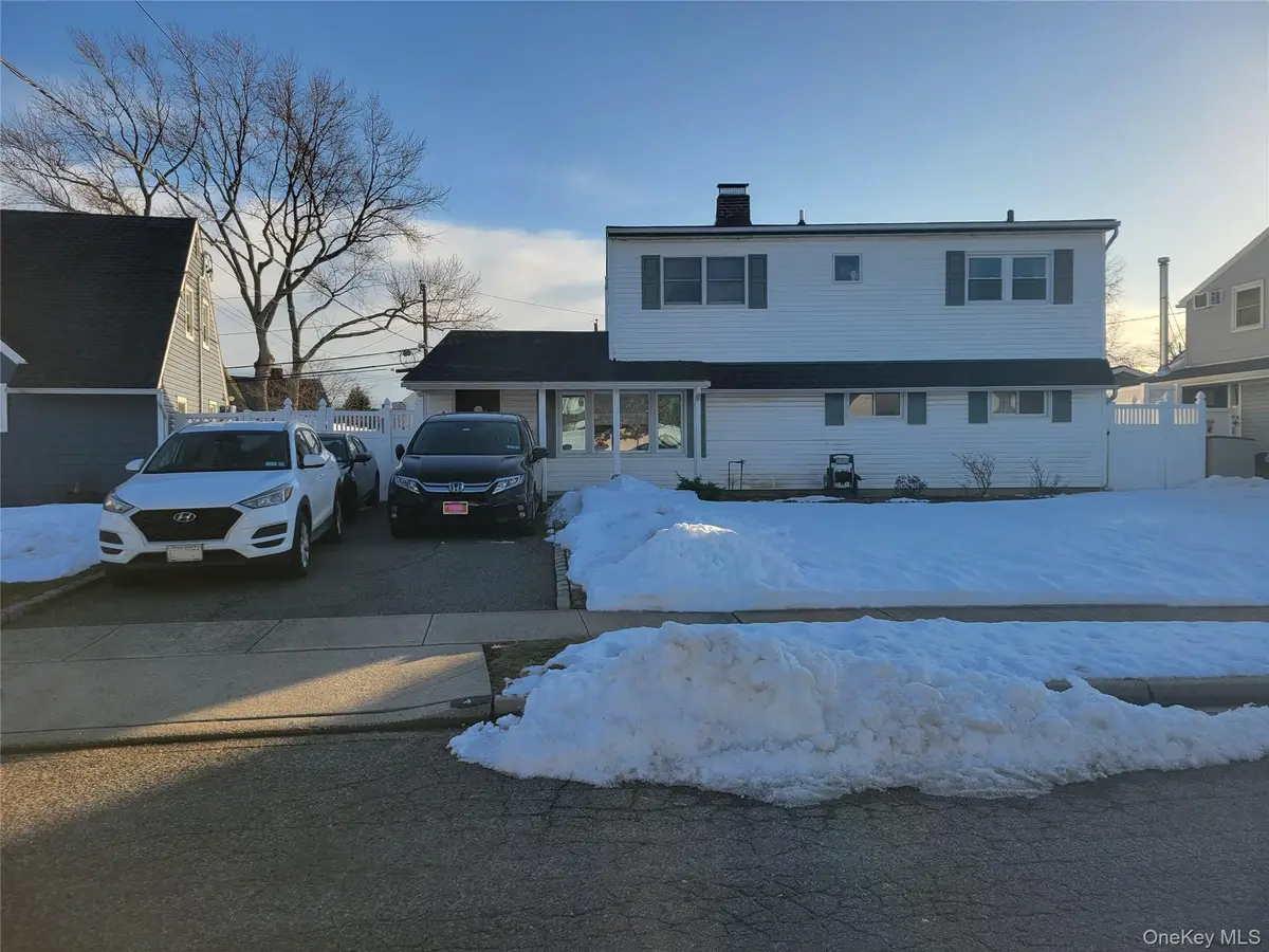 4 Carriage Lane, Levittown, NY 11756 - #1