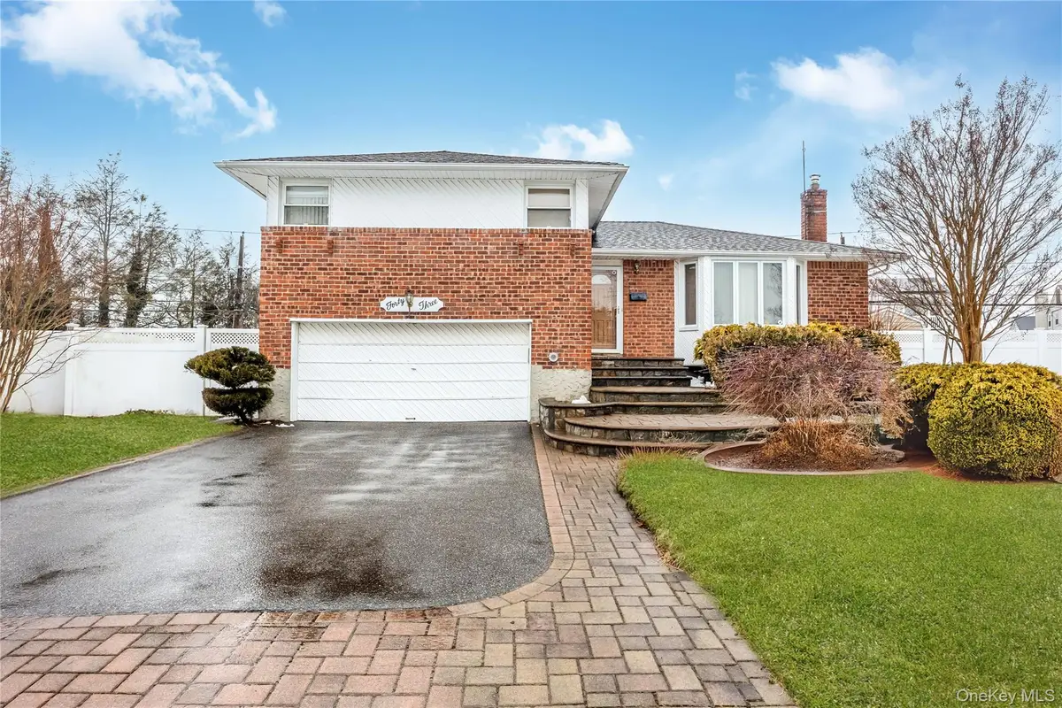 43 Maplewood Drive, Plainview, NY 11803 - #1