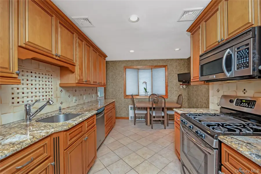 43 Maplewood Drive, Plainview, NY 11803 - #3