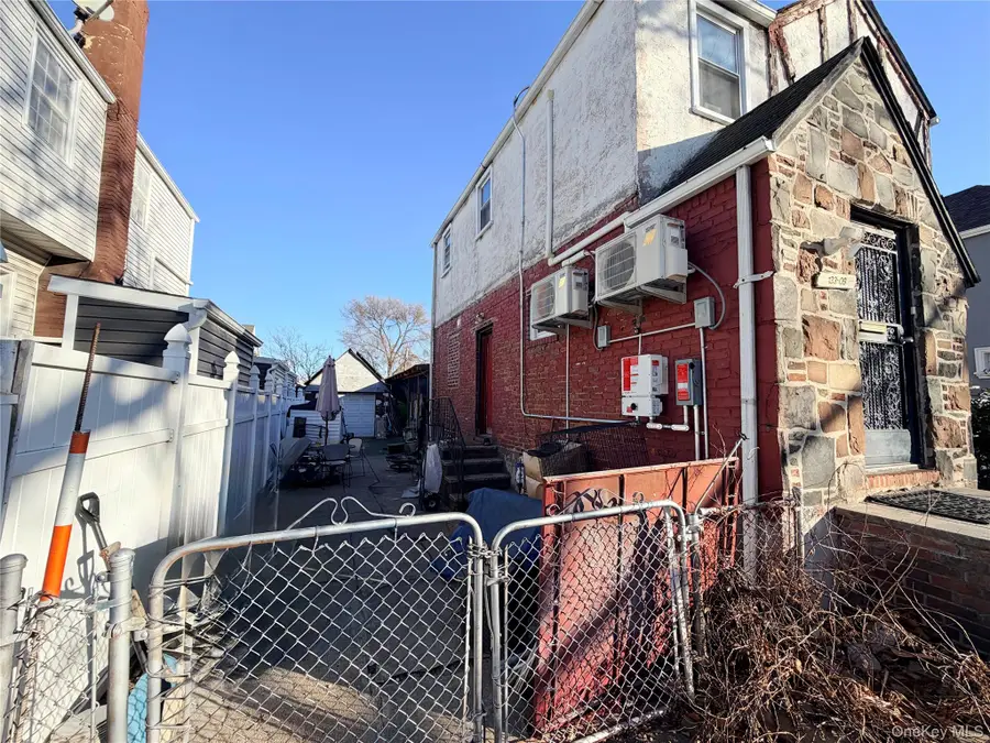 13309 Van Wyck Expressway, Jamaica, NY 11436 - #3