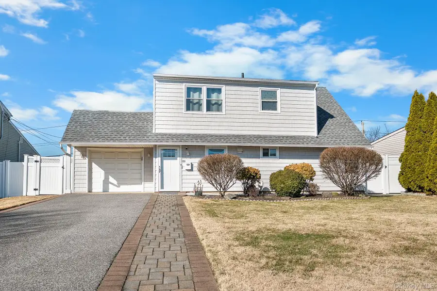 48 Daffodil Lane, Wantagh, NY 11793 - #3