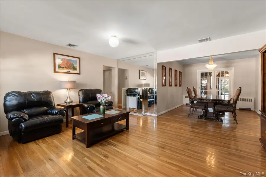 851 Hemlock Street, Franklin Square, NY 11010 - #3