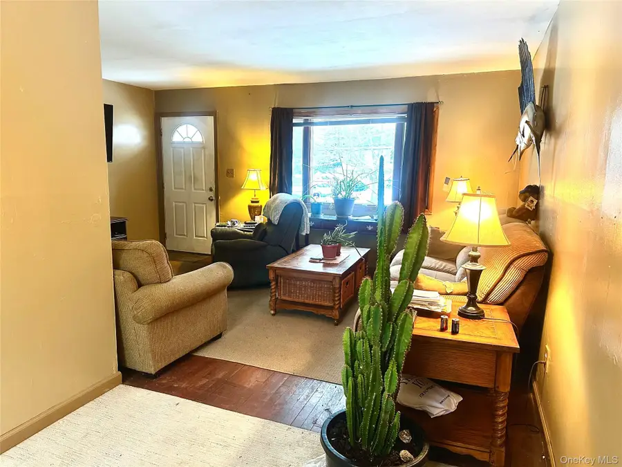 65 Rock Road, Islip Terrace, NY 11752 - #3