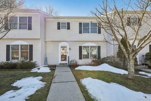 36 Lackawanna Trail, Suffern, NY 10901