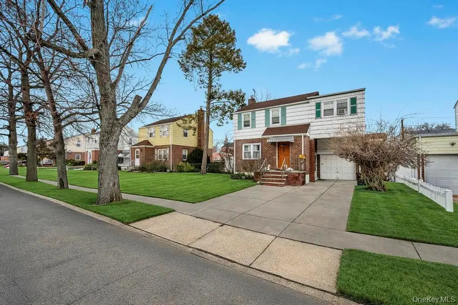 13 Crystal Street, Elmont, NY 11003 - #3