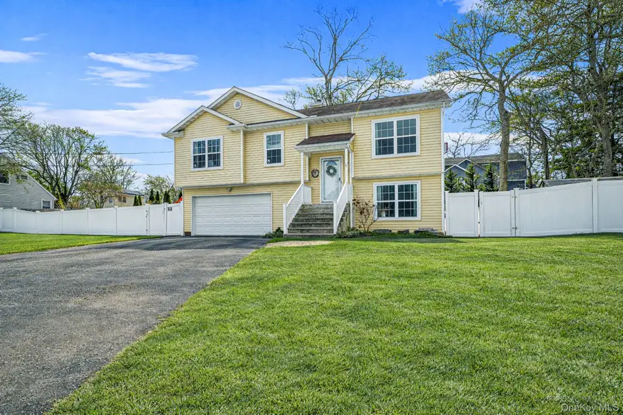 22 Poseidon Road, Rocky Point, NY 11778 - #2