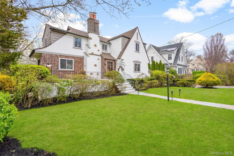 200 Larchmont Avenue, Larchmont, NY 10538 - #2