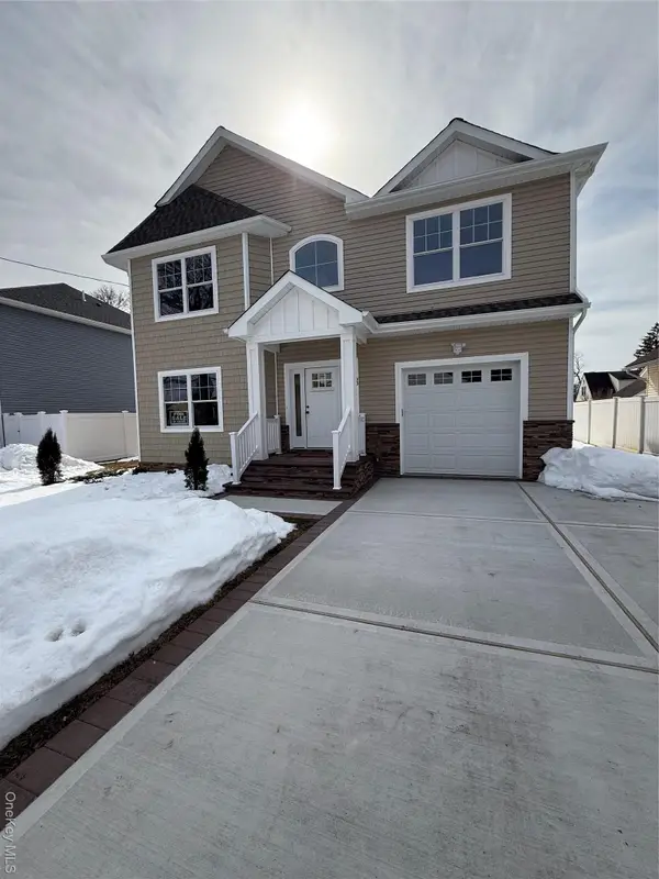 63 Prince Ave, Freeport, NY 11520