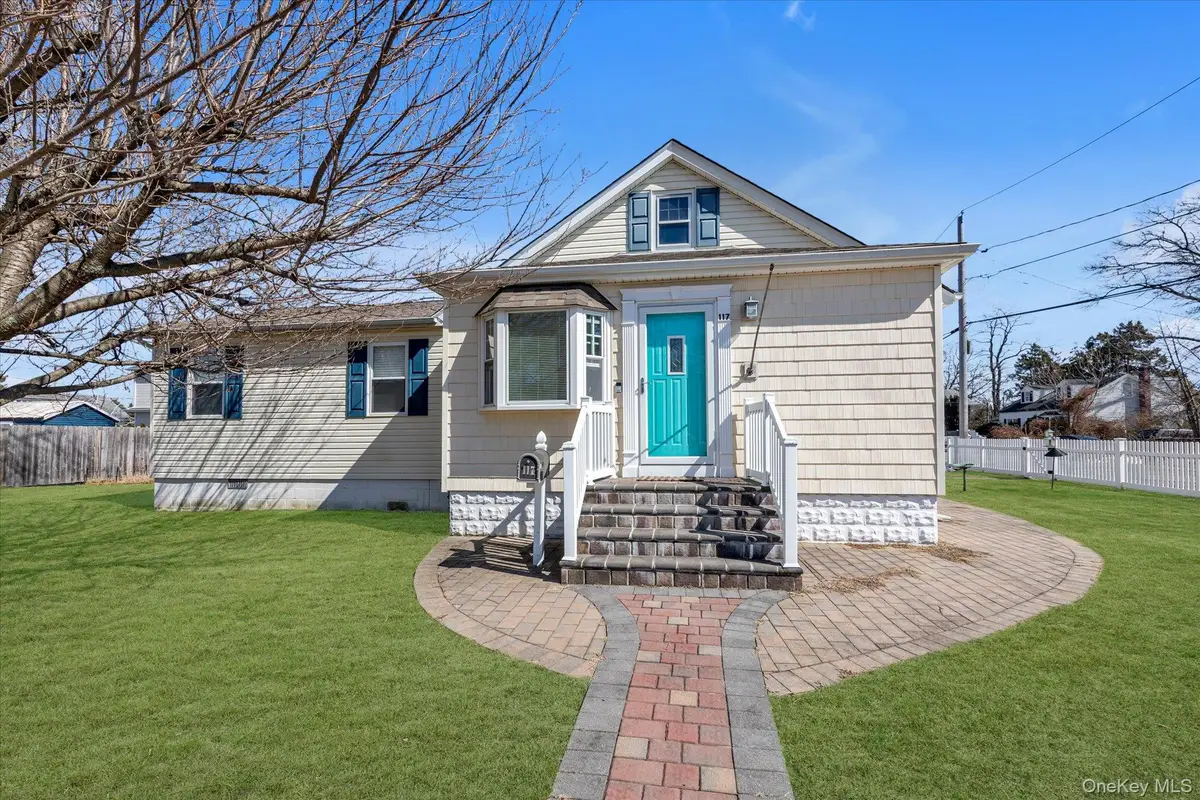 117 Avenue B, West Babylon, NY 11704 - #1