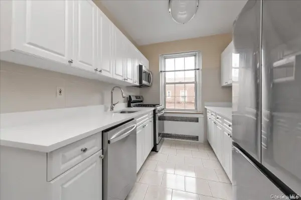 175-06 Devonshire Road #6O, Jamaica Estates, NY 11432