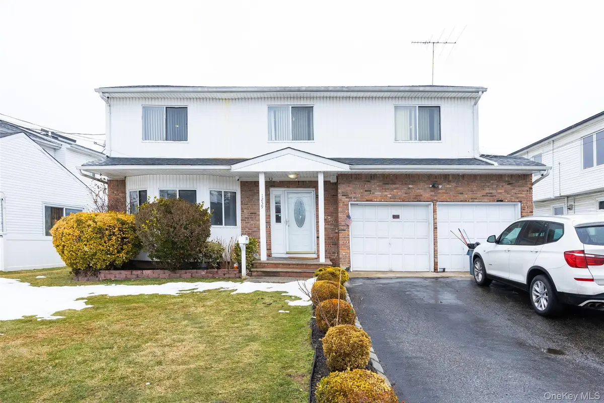 1259 Jerusalem Avenue, Merrick, NY 11566 - #1
