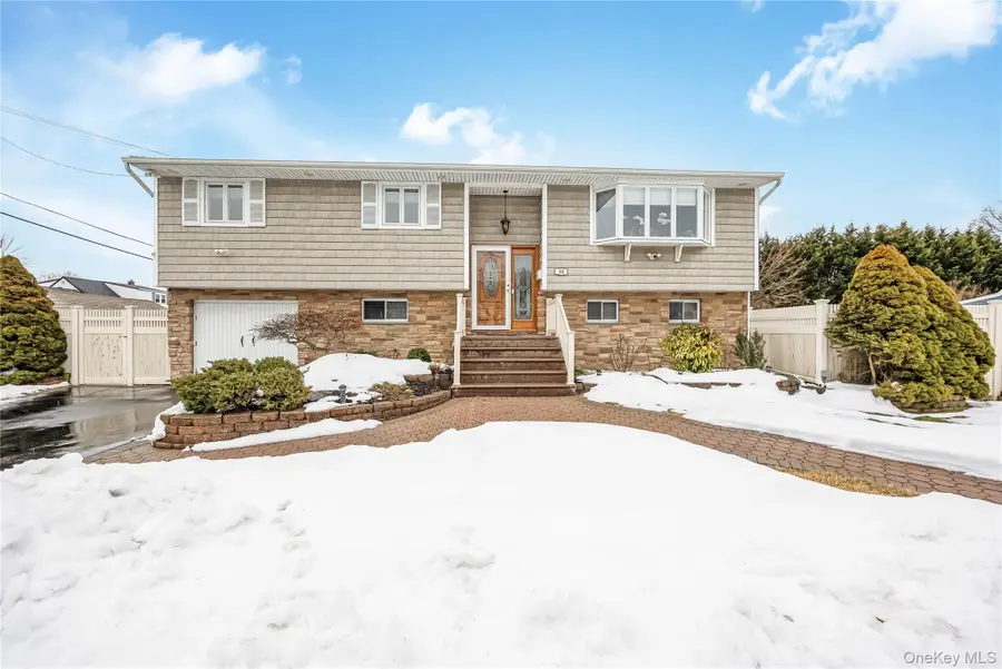 30 Crestwood Boulevard, Farmingdale, NY 11735 - #2