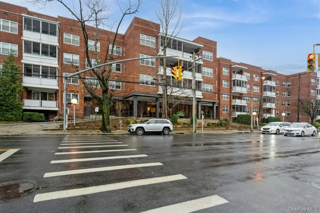 1 Kensington Gate #PH9, Great Neck, NY 11021 - #1