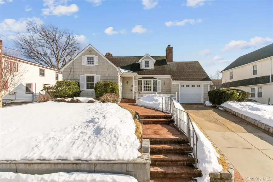 30 Highland Place, Great Neck, NY 11020 - #2