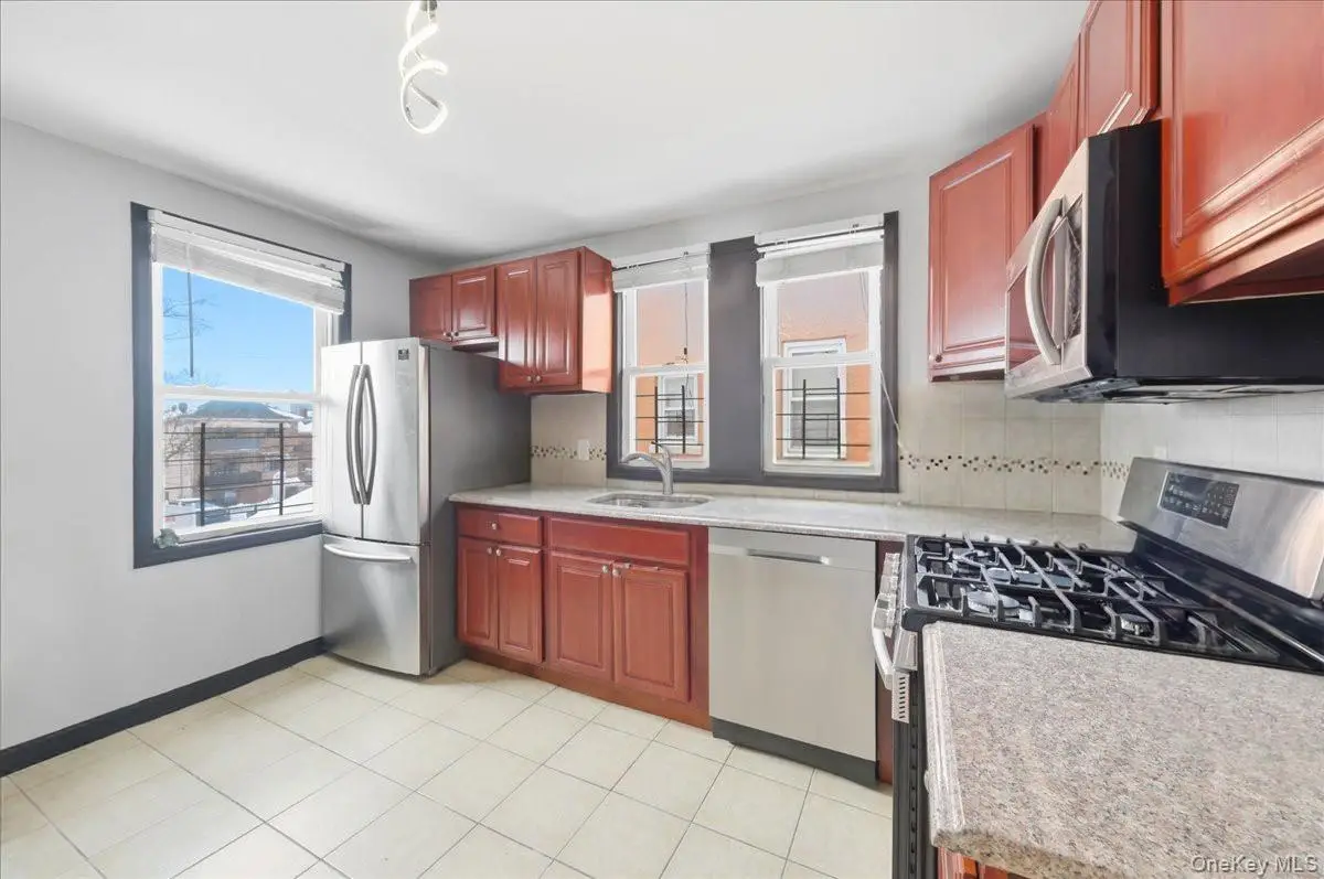 4423 Mundy Lane, Bronx, NY 10466 - #1