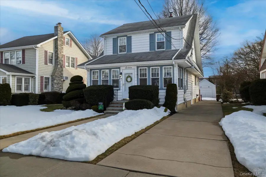 16 Denton Court, Rockville Centre, NY 11570 - #2