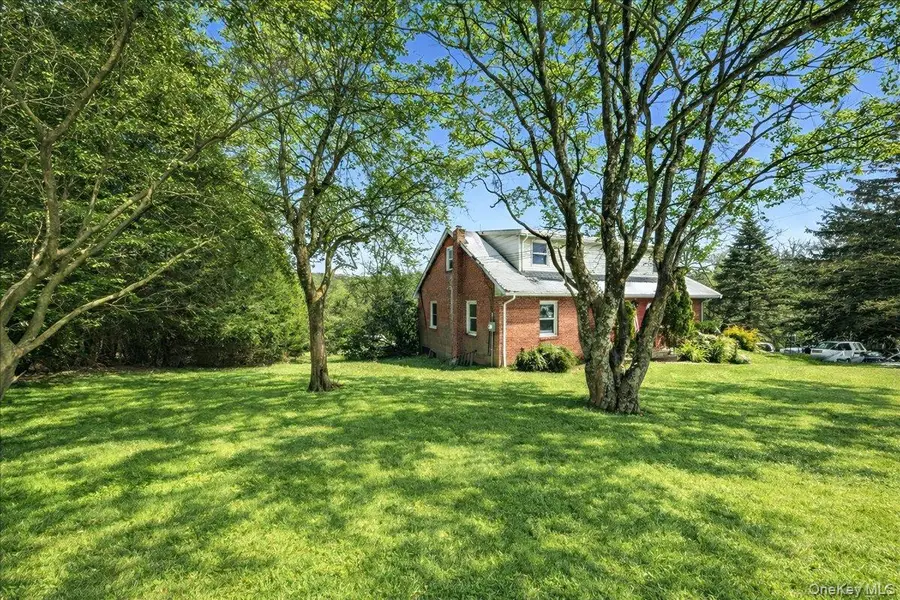 16 Primrose Street, Katonah, NY 10536 - #2