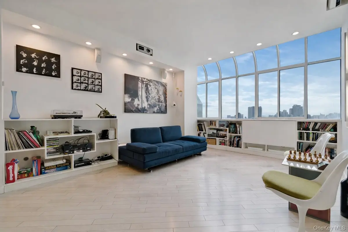 310 E 46th Street #PHT, New York, NY 10017 - #1