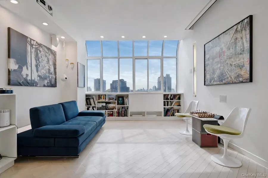 310 E 46th Street #PHT, New York, NY 10017 - #2