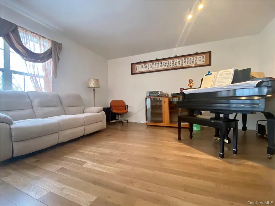 83 Roundtop Road, Yonkers, NY 10710 - #3