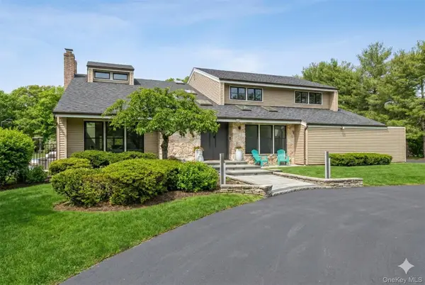 45 Carriage Court, Muttontown, NY 11791