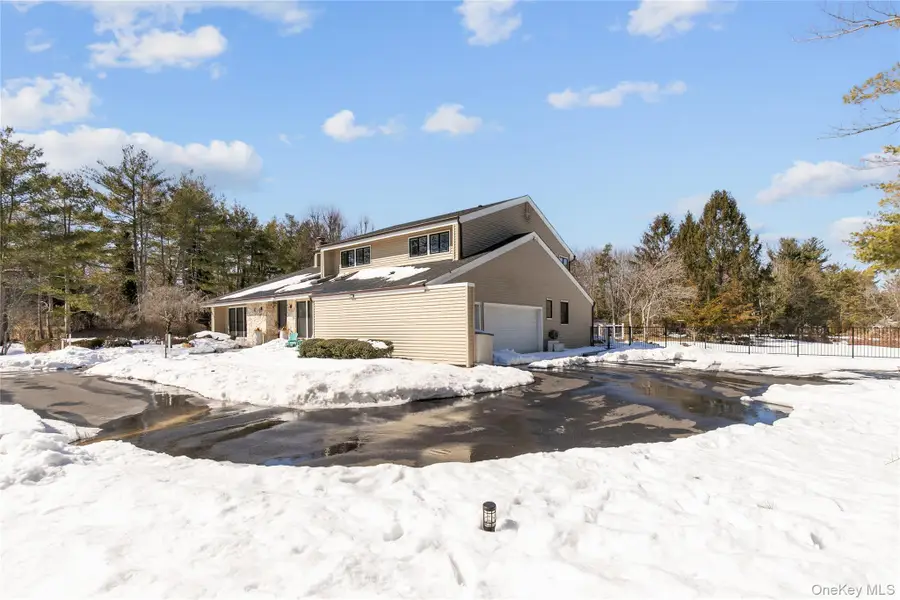 45 Carriage Court, Muttontown, NY 11791 - #3