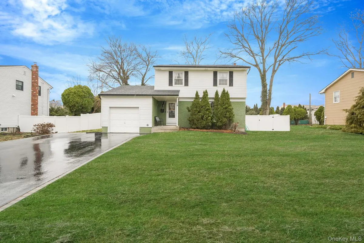 18 Enfield Lane, Kings Park, NY 11754 - #1