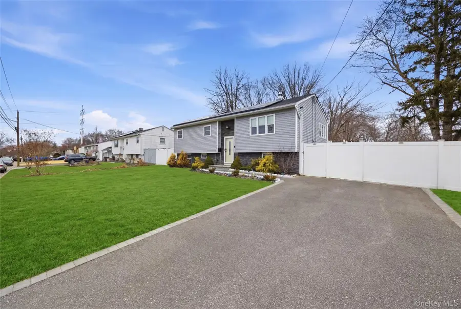 2809 Heather Avenue, Medford, NY 11763 - #2