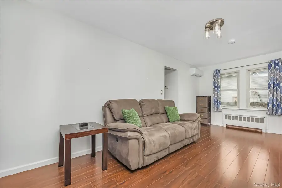 6 Dean Street, Farmingdale, NY 11735 - #3