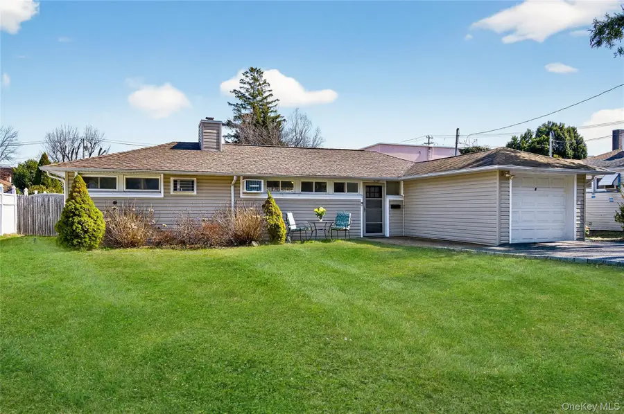 6 Wellington Road, Greenvale, NY 11548 - #2