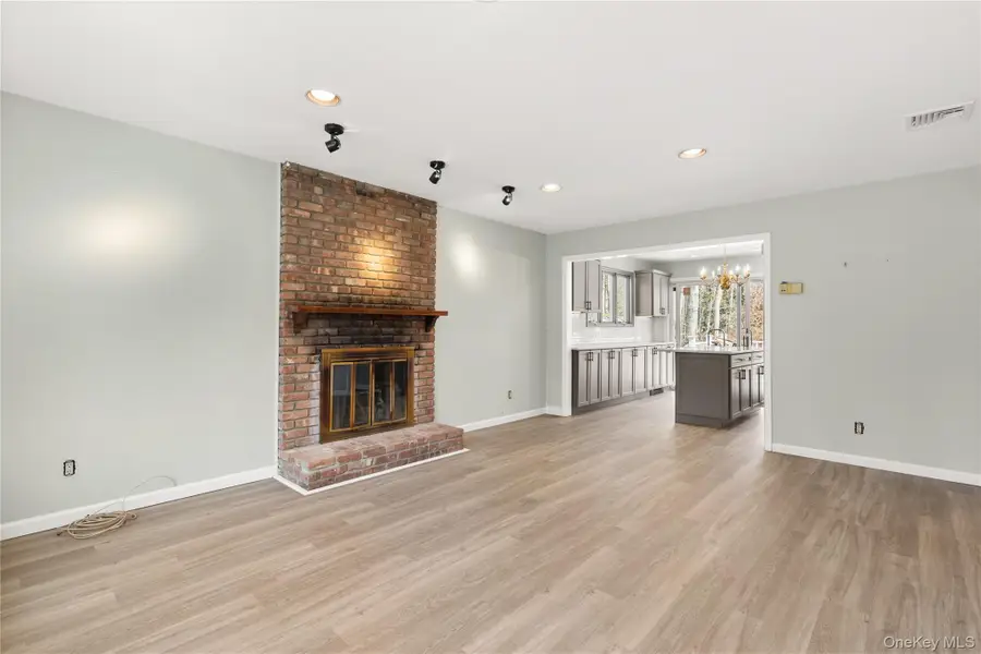 336 Dix Hills Road, Dix Hills, NY 11747 - #3