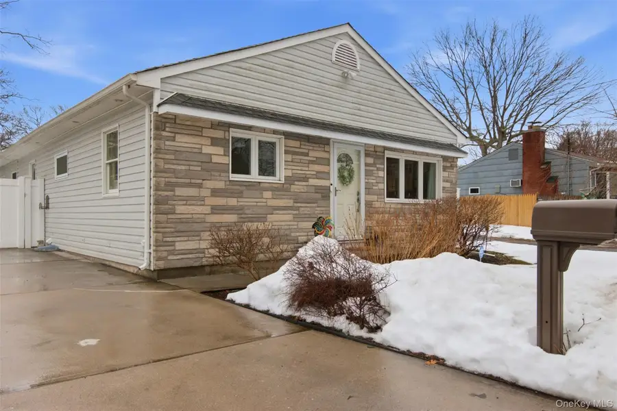 27 Great River Drive, Sound Beach, NY 11789 - #2