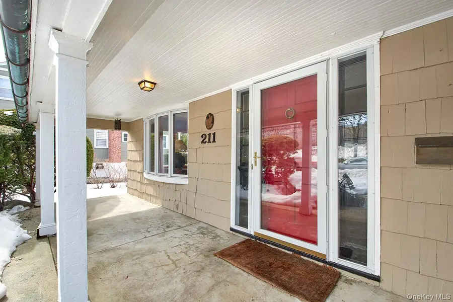 211 Davis Avenue, White Plains, NY 10605 - #3