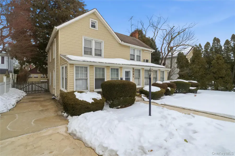 2097 Washington Avenue, Seaford, NY 11783 - #3