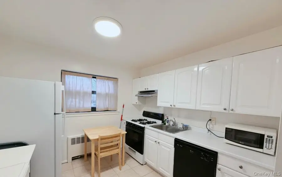 21909 74th Avenue #446B2, Oakland Gardens, NY 11364 - #3