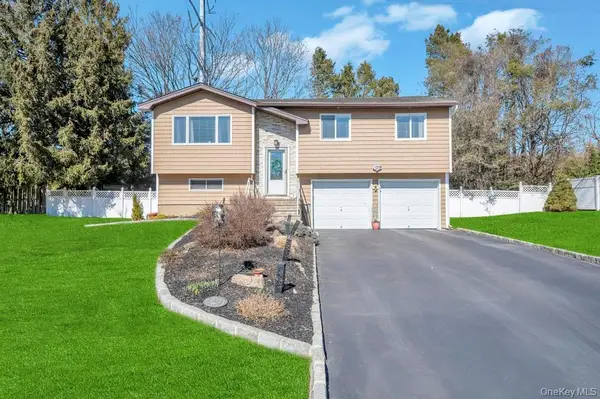 3 Terrace Drive, Hauppauge, NY 11788