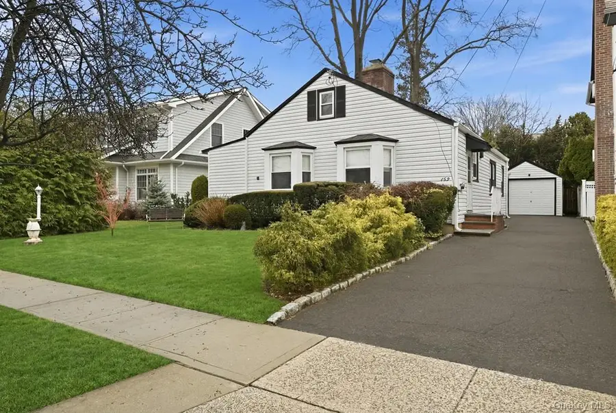 163 Elm Street, Roslyn Heights, NY 11577 - #3