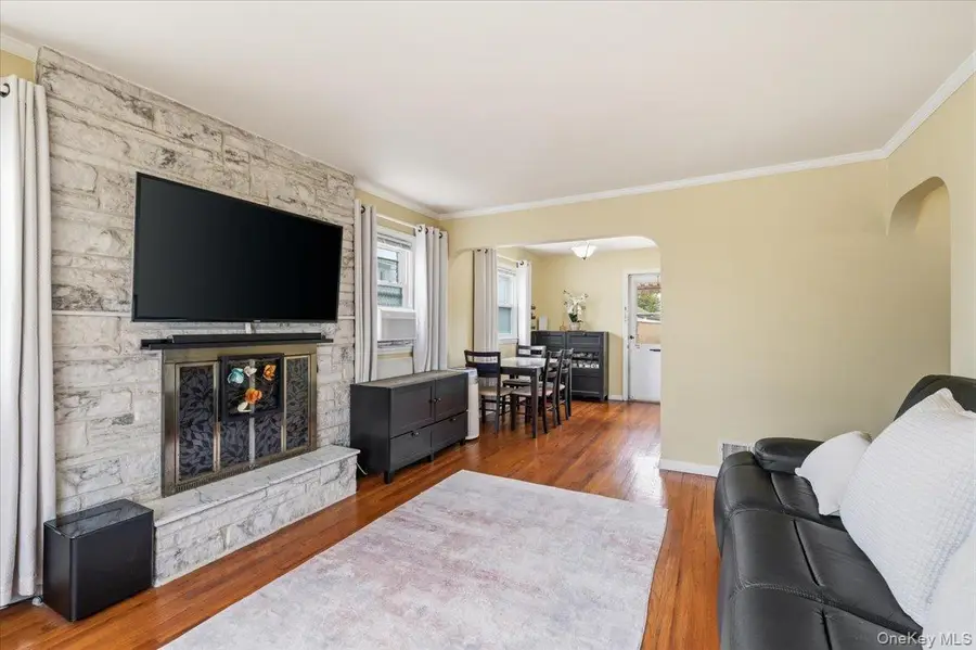 196 William Street, Williston Park, NY 11596 - #3