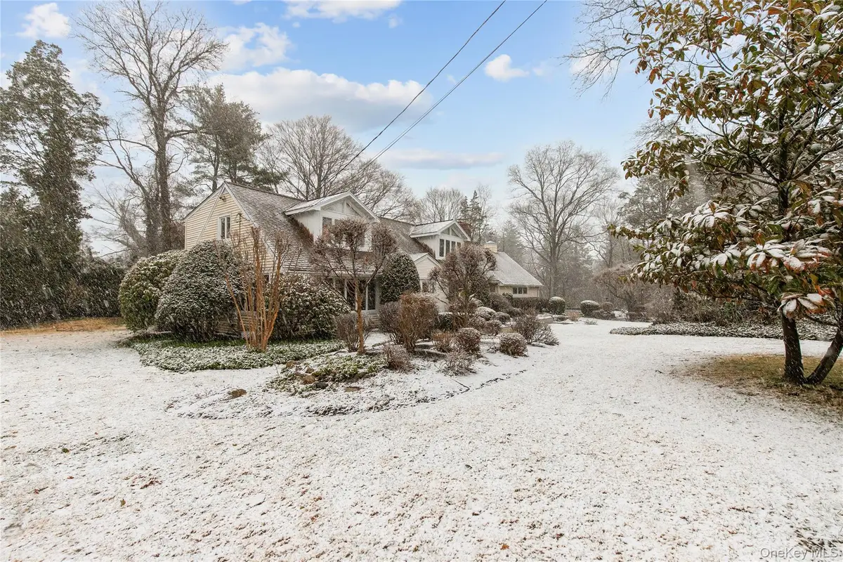 1 The Brae, Woodbury, NY 11797 - #1