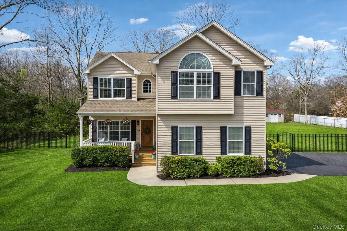 4 Clinton Avenue, Bellport, NY 11713 - #1