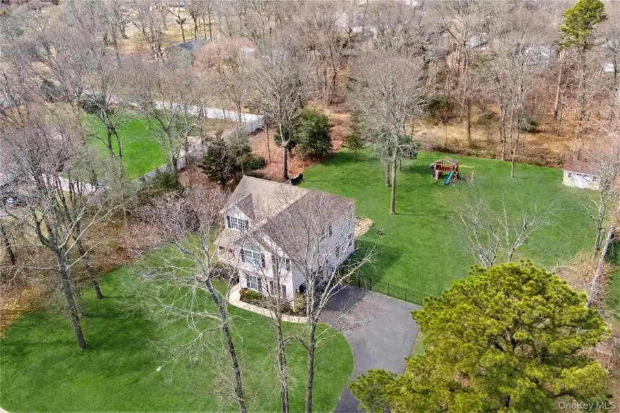 4 Clinton Avenue, Bellport, NY 11713 - #2